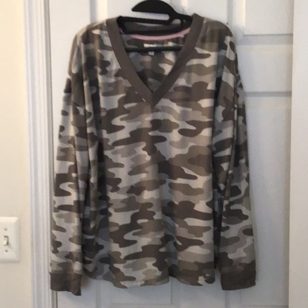 Camouflage V-Neck Long Sleeve Shirt